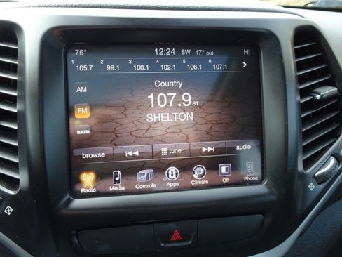 Used 2017 Jeep Cherokee Trailhawk image 28