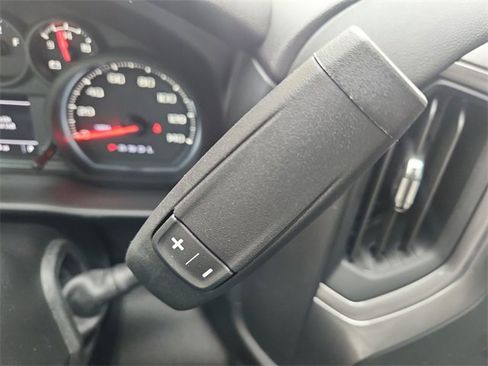 Used 2025 Chevrolet Silverado 1500 Custom image 15