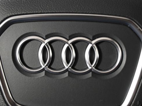 Used 2018 Audi Q7 3.0T Prestige w/ Prestige Package AWD/4WD image 37