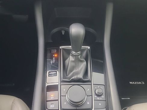 Used 2023 MAZDA MAZDA3 s FWD image 33