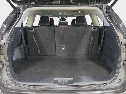 Used 2022 Toyota Highlander XLE image 28