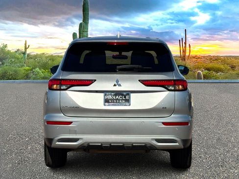 Used 2024 Mitsubishi Outlander SE image 5