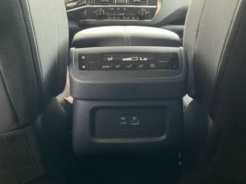 Used 2025 Nissan Pathfinder SV FWD image 10