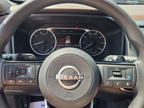 Used 2023 Nissan Rogue SV AWD/4WD image 22