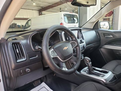 Used 2022 Chevrolet Colorado LT w/ Fleet Safety Package RWD image 12