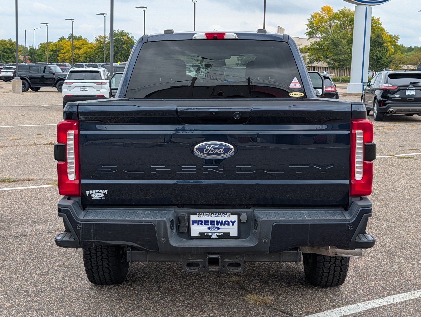 Used 2023 Ford F250 XLT w/ XLT Premium Package AWD/4WD image 8