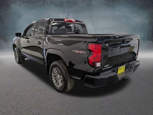 Used 2023 Chevrolet Colorado LT w/ LT Convenience Package II AWD/4WD image 6