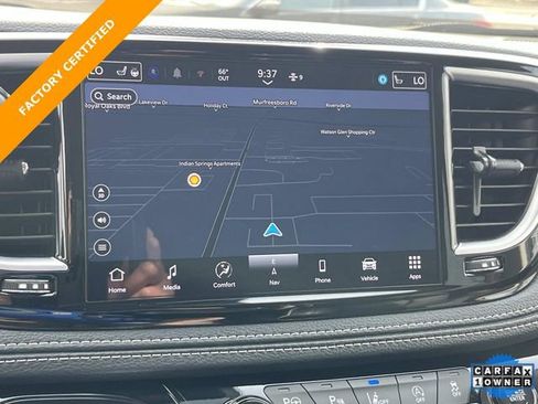 Certified 2024 Chrysler Pacifica Limited image 37