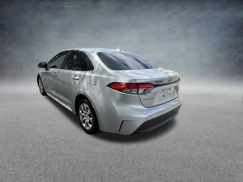 Used 2023 Toyota Corolla LE FWD image 5