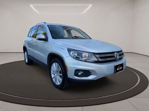 Used 2013 Volkswagen Tiguan SE image 2