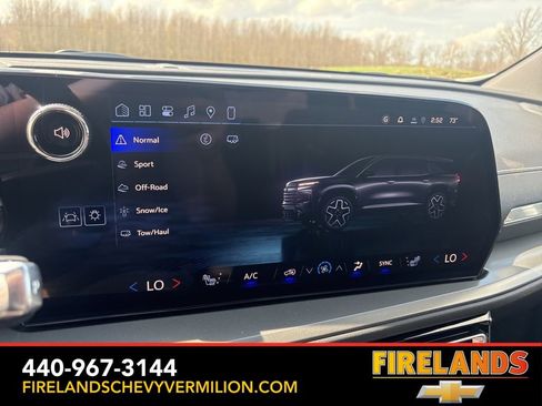 New 2026 Chevrolet Traverse LT w/ Sun and Wheel Package AWD/4WD image 4