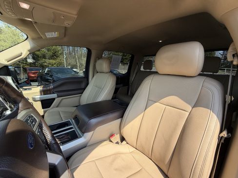 Used 2018 Ford F150 Lariat w/ Equipment Group 502A Luxury image 9