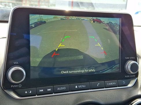 Used 2023 Nissan Sentra SR w/ Electronics Package FWD image 18