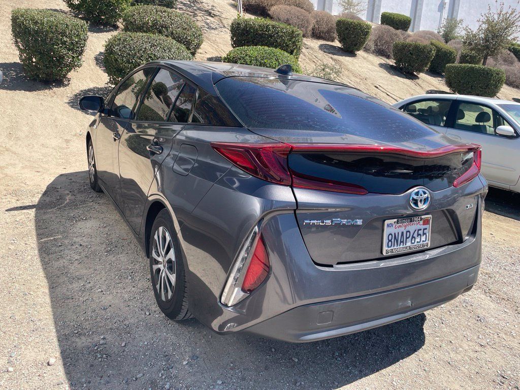 Used 2020 Toyota Prius Prime XLE FWD image 6