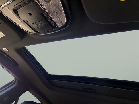 Used 2019 Jeep Grand Cherokee Altitude image 24