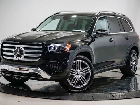 Used 2026 Mercedes-Benz GLS 450 4MATIC image 1