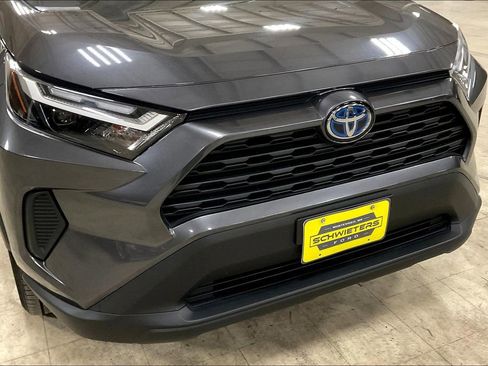 Used 2024 Toyota RAV4 XLE image 28