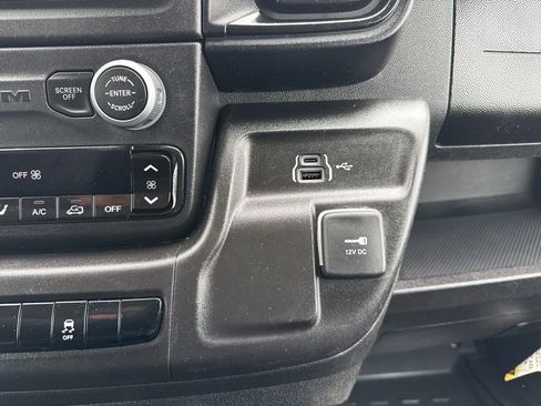 Used 2025 RAM ProMaster 2500 w/ Convenience Group image 14