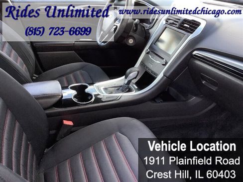 Used 2015 Ford Fusion SE image 30
