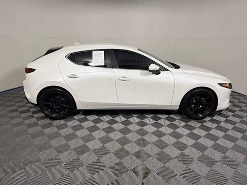 Used 2019 MAZDA MAZDA3 Hatchback w/ Preferred Package FWD image 7