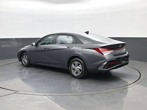 Used 2024 Hyundai Elantra SE FWD image 7
