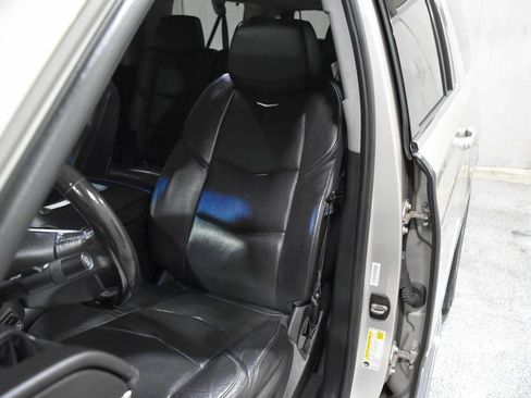 Used 2016 Cadillac Escalade ESV Luxury image 13