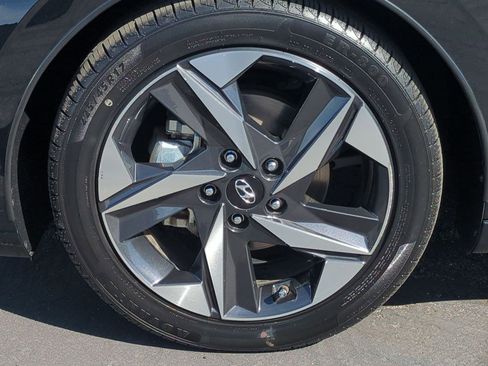 Used 2022 Hyundai Elantra Limited w/ Cargo Package image 28