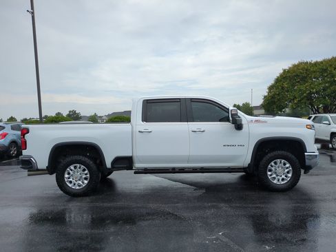 Used 2024 Chevrolet Silverado 2500 LTZ w/ LTZ Convenience Package AWD/4WD image 11