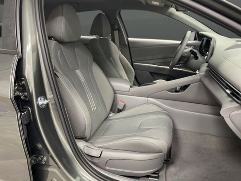 New 2025 Hyundai Elantra Sport image 28