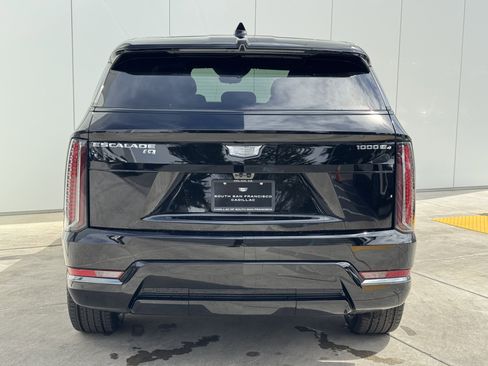 New 2025 Cadillac Escalade IQ Sport 1 w/ Smart Trailering package image 8