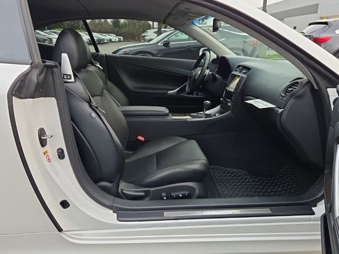 Used 2014 Lexus IS 250C image 8
