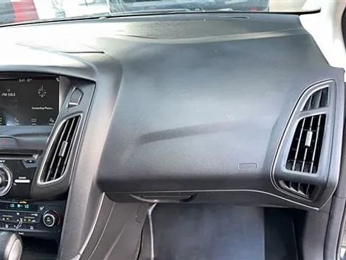 Used 2017 Ford Focus SEL FWD image 6