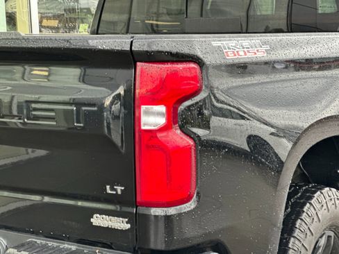 Used 2020 Chevrolet Silverado 1500 LT Trail Boss image 23