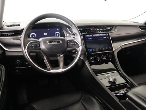 Used 2023 Jeep Grand Cherokee L Limited RWD image 2