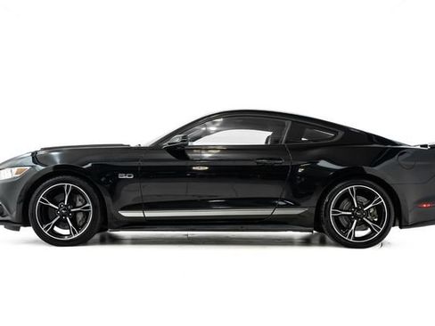 Used 2017 Ford Mustang GT Premium w/ Equipment Group 401A RWD image 9