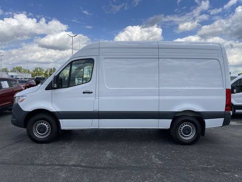 Used 2024 Mercedes-Benz Sprinter 2500 w/ Acoustic Package image 9