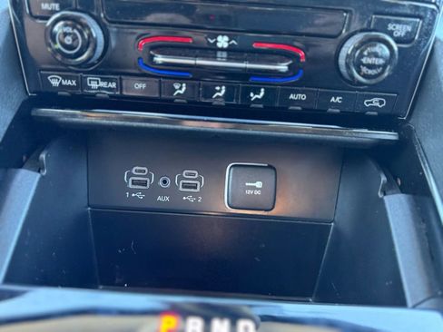 Used 2023 Jeep Grand Cherokee Laredo image 21