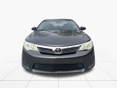 Used 2013 Toyota Camry L image 2