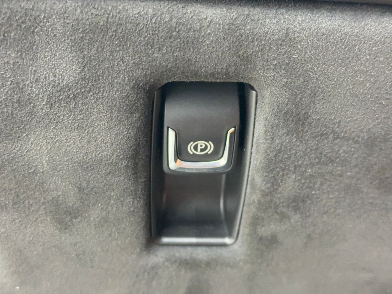 Used 2016 Cadillac Escalade Platinum AWD/4WD image 31