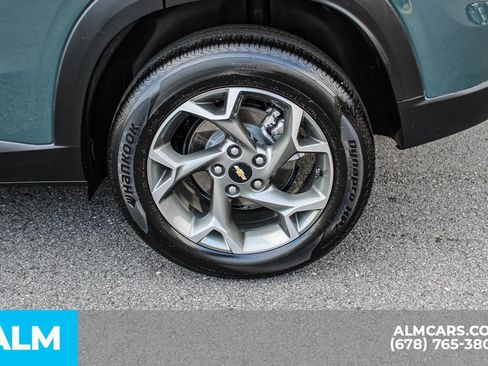 Used 2025 Chevrolet Trax LT FWD image 15