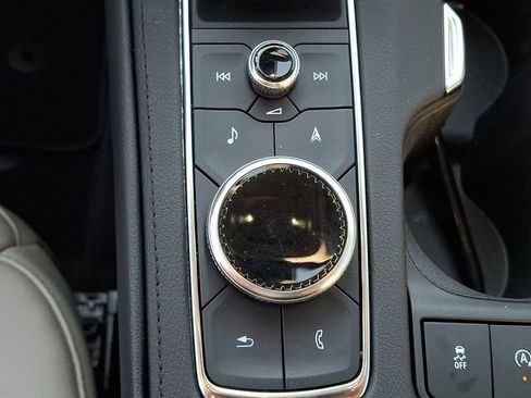 Used 2023 Cadillac XT4 Premium Luxury w/ Technology Package FWD image 20