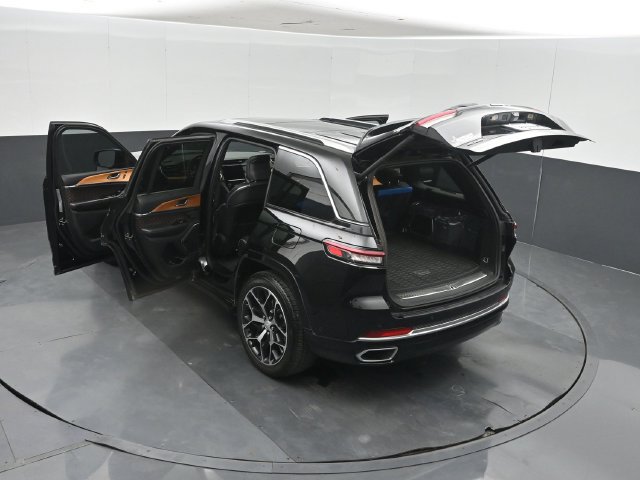 Used 2022 Jeep Grand Cherokee Summit AWD/4WD image 62
