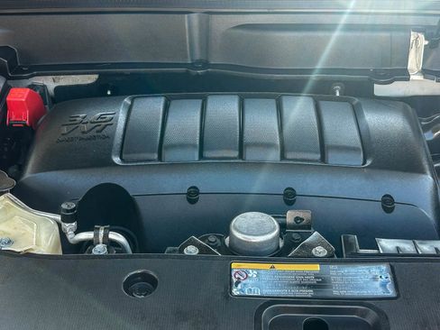 Used 2011 GMC Acadia SLT FWD image 27
