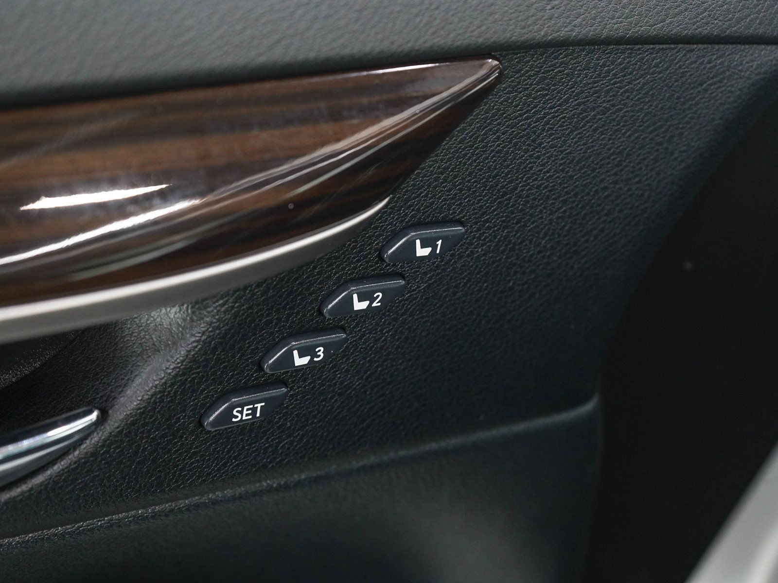 Used 2017 Lexus ES 350 w/ Luxury Package FWD image 38