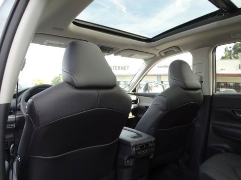 New 2026 Toyota Grand Highlander Platinum image 14