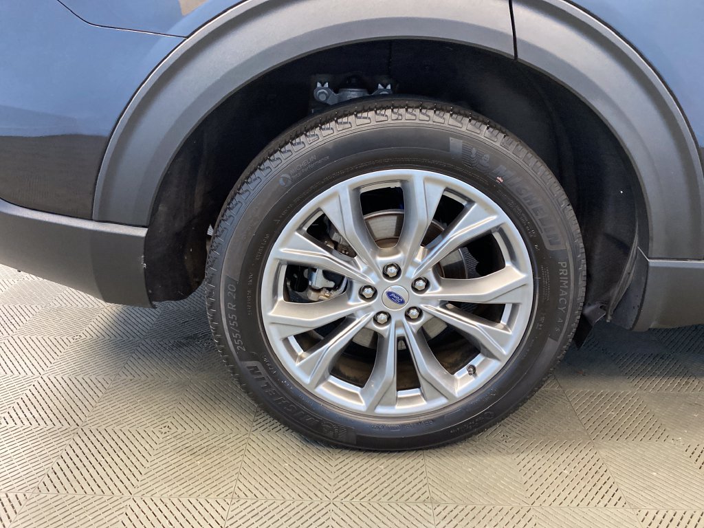 Used 2022 Ford Explorer XLT w/ Equipment Group 202A AWD/4WD image 36