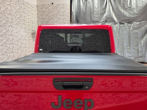 Used 2023 Jeep Gladiator Rubicon image 7