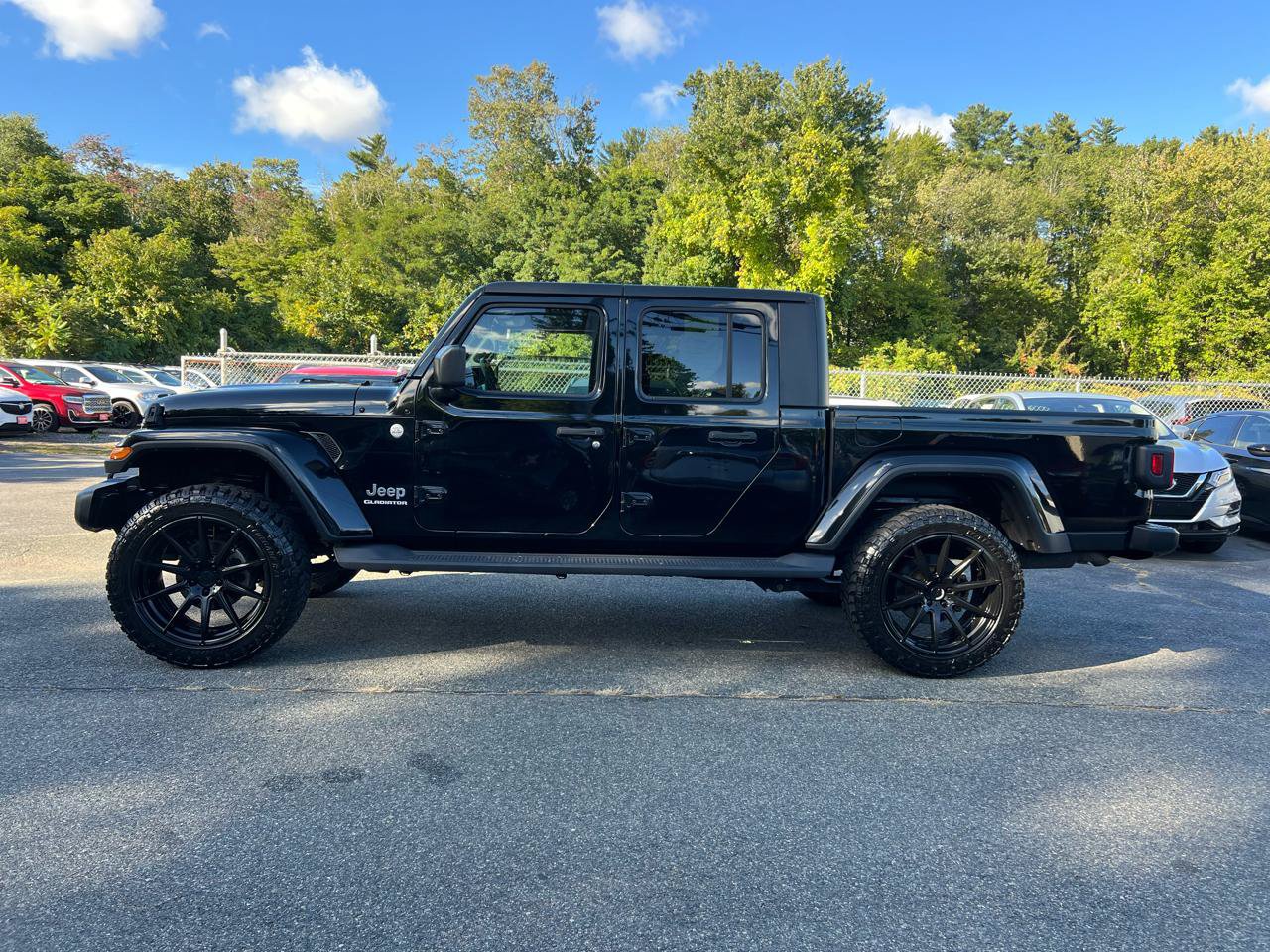 Used 2020 Jeep Gladiator Overland AWD/4WD image 2