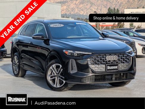 Used 2025 Audi Q5 Premium w/ Convenience Package image 1