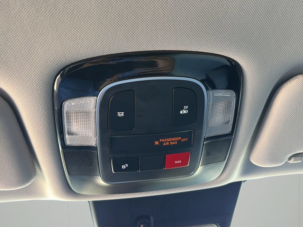Used 2025 Hyundai Sonata SEL FWD image 24